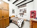 Charming town house in Caudete with 8 bedrooms in Alicante Property