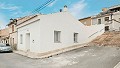 Bellamente reformada casa adosada en Pinoso in Alicante Property