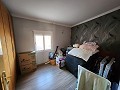 Huis met 2 slaapkamers, een gastenverblijf met 1 slaapkamer en een zwembad in Alicante Property