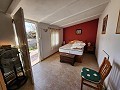 Haus mit 2 Schlafzimmern, Gästehaus mit 1 Schlafzimmer und Pool in Alicante Property