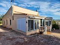 Huis met 2 slaapkamers, een gastenverblijf met 1 slaapkamer en een zwembad in Alicante Property
