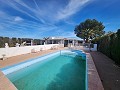 Jolie maison de 2 chambres avec piscine, eau de ville et énergie solaire in Alicante Property