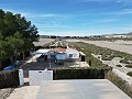 Schönes Haus mit 2 Schlafzimmern, Pool, Stadtwasser und Solarenergie in Alicante Property