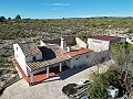 Maison de campagne de 5 chambres et 1 salle de bain à Caudete in Alicante Property