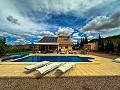 Unglaubliche zweistöckige Villa mit Pool in Pinoso in Alicante Property
