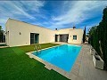Incroyable villa avec piscine à Benijófar in Alicante Property