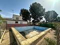 Preciosa casa de campo para reformar con piscina en Yecla in Alicante Property