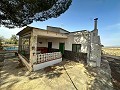 Prachtig landhuis om te renoveren met zwembad in Yecla in Alicante Property
