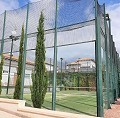 Villa urbana de 3 dormitorios a poca distancia de Monovar con piscina comunitaria y pistas de pádel in Alicante Property