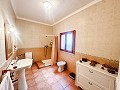 Enorme villa met 11 slaapkamers en zwembad in Ontinyent in Alicante Property