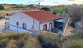 Villa à pied de la ville avec 3 chambres et espace pour piscine in Alicante Property