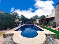 Villa con impresionantes vistas y piscina. in Alicante Property