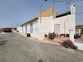 Stadshuis met 3 slaapkamers en 2 badkamers voor modernisering in Barinas in Alicante Property