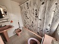 Maison urbaine de 3 chambres et 2 salles de bains à moderniser à Barinas in Alicante Property