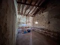 Geräumiges Landhaus mit 8 Zimmern zum Renovieren in Yecla in Alicante Property