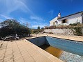 Finca de 4 dormitorios con piscina in Alicante Property
