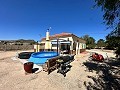 Beautiful country house with jacuzzi located in Agost in Alicante Property