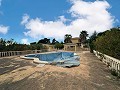 Schöne Villa mit Pool und 5 Schlafzimmern in Sax in Alicante Property