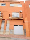 Maison de ville de 3 chambres et 2 salles de bains avec piscine commune et garage in Alicante Property
