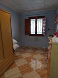 Casa de campo parcialmente reformada de 4 dormitorios y 1 baño in Alicante Property