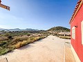 Charmante villa met 4 slaapkamers en een prachtig panoramisch uitzicht in Alicante Property